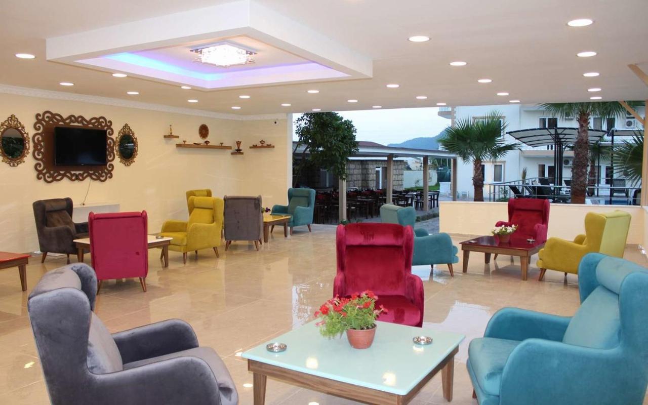 Castle Park Hotel 贝尔迪比 外观 照片