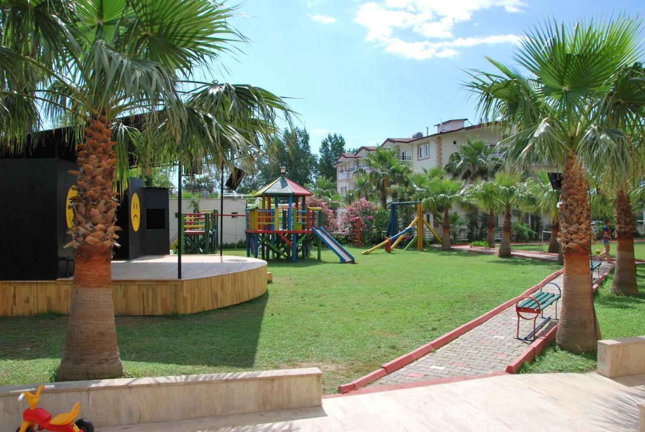 Castle Park Hotel 贝尔迪比 外观 照片