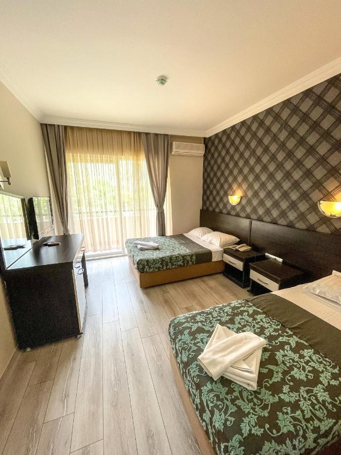 Castle Park Hotel 贝尔迪比 外观 照片