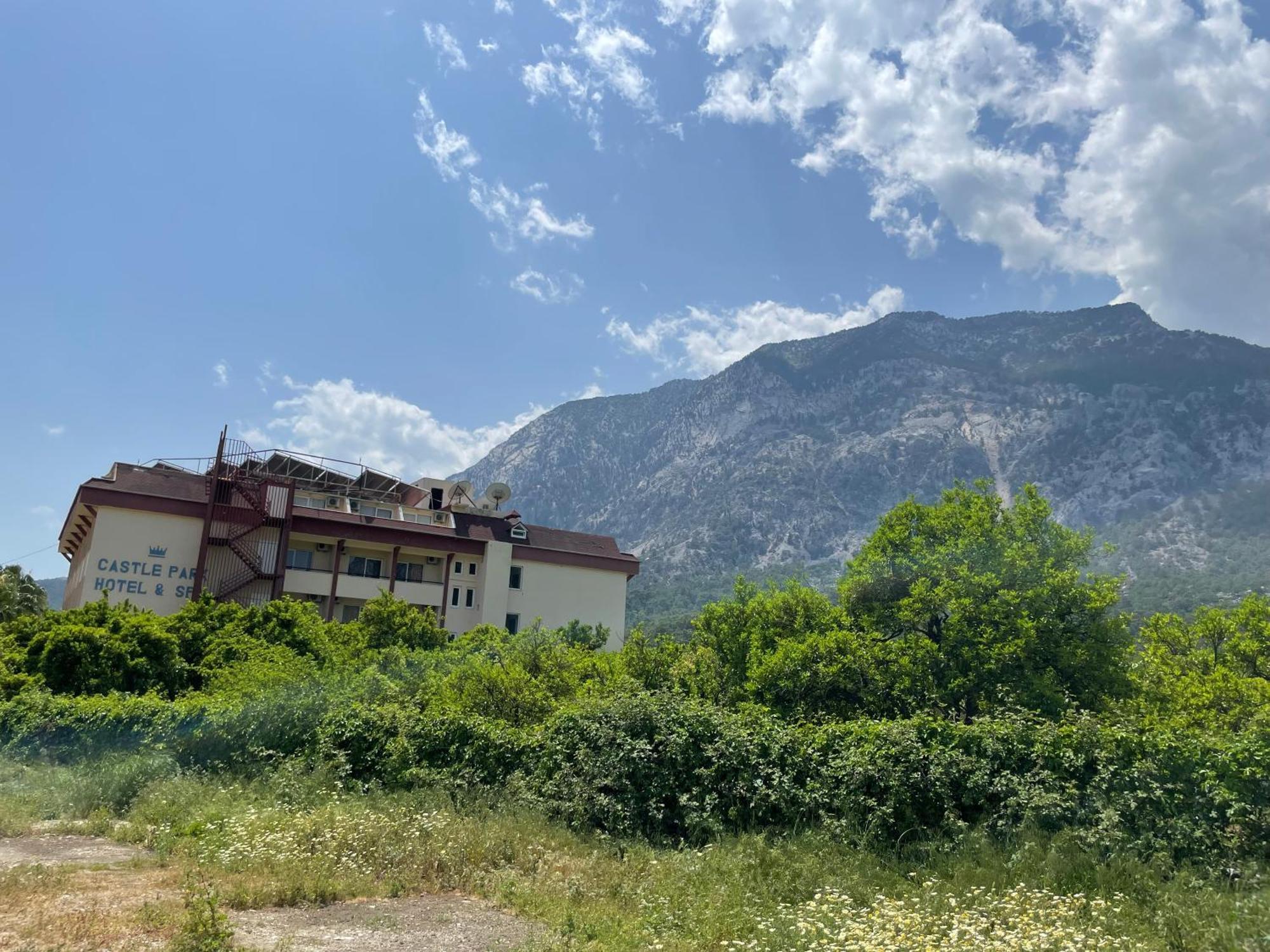 Castle Park Hotel 贝尔迪比 外观 照片